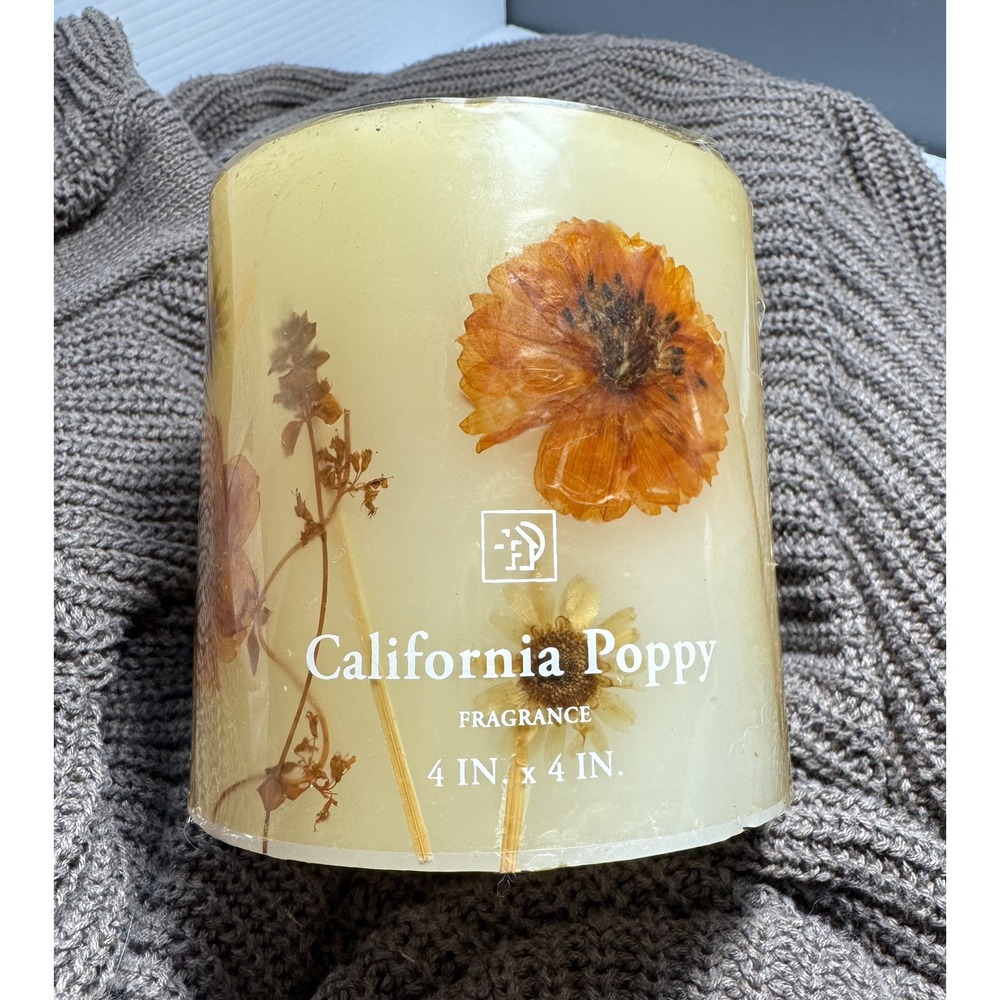 NEW Rosy Rings California Poppy Small Round Botanical Candle 4x4 Pressed Flowers